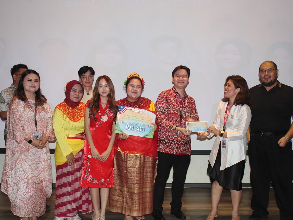Juara Lomba Research Poster EICW 2025